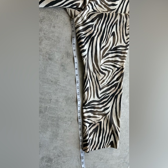 Chicos Super Slimming Crop Pants - Picture 9 of 11